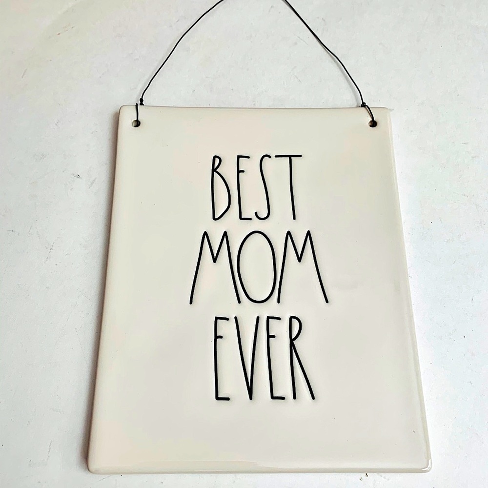Rae Dunn BEST MOM EVER Ceramic Plaque NWT Still in Original Packaging